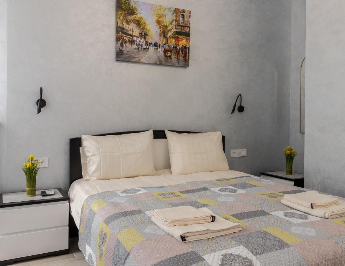 Golden Violin ! Apartments Lviv S מראה חיצוני תמונה