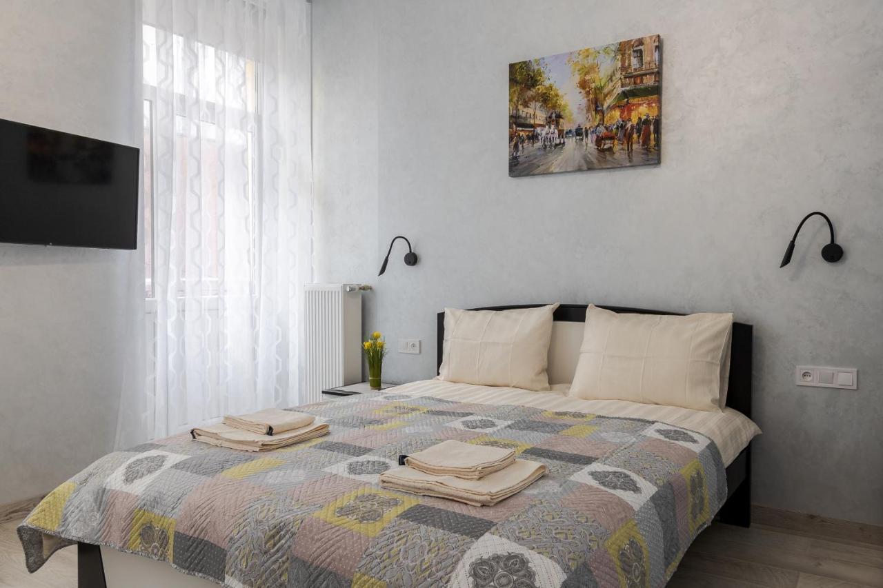 Golden Violin ! Apartments Lviv S מראה חיצוני תמונה