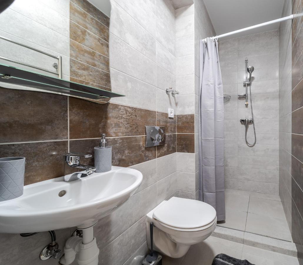 Golden Violin ! Apartments Lviv S מראה חיצוני תמונה