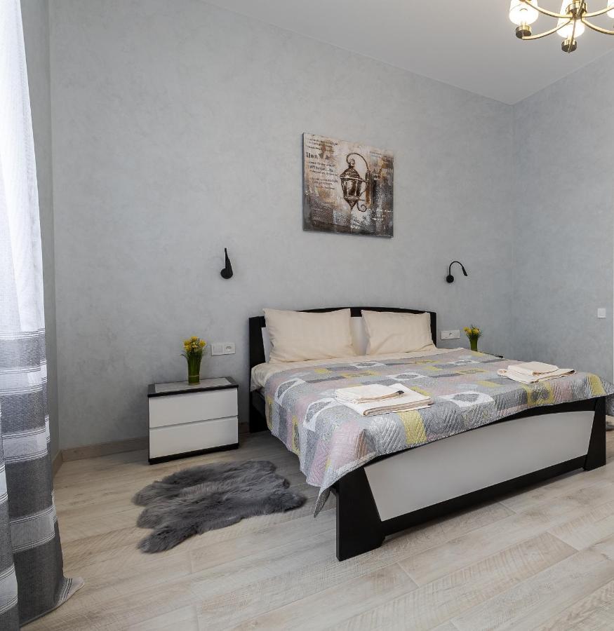 Golden Violin ! Apartments Lviv S מראה חיצוני תמונה